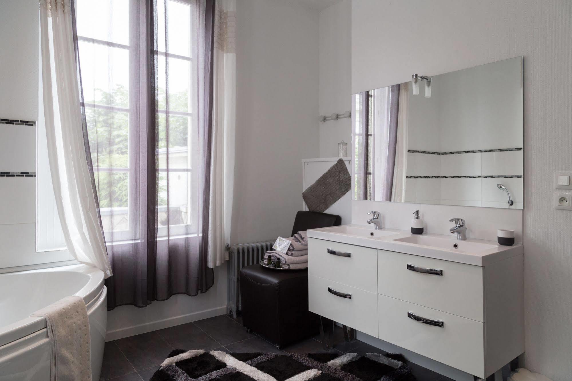 La Demeure D'Eirene Bed & Breakfast Troyes Bagian luar foto